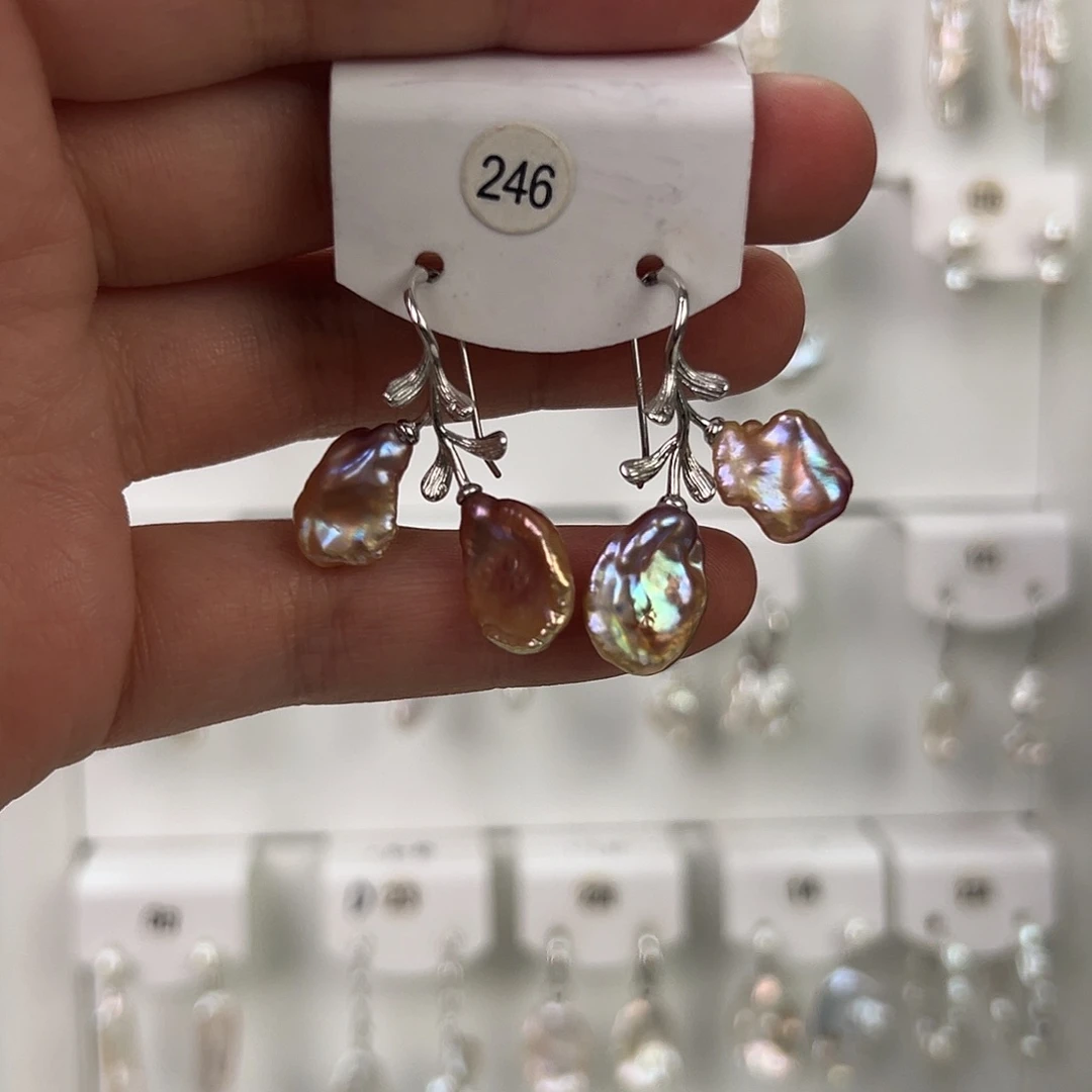 非金属巴洛克花瓣耳饰