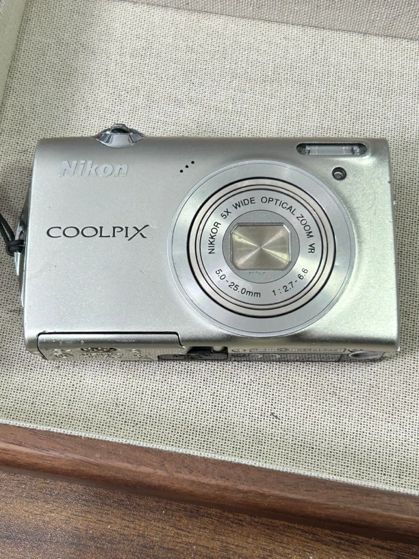 9新 Nikon/尼康 s5100 银色 复古ccd数码相机