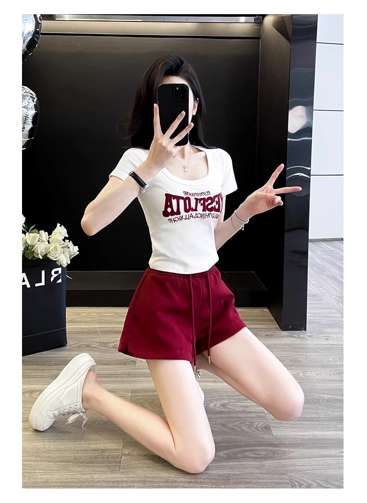 时尚套装女夏季新款圆领短袖绣花T恤上衣休闲运动阔腿短裤两件套