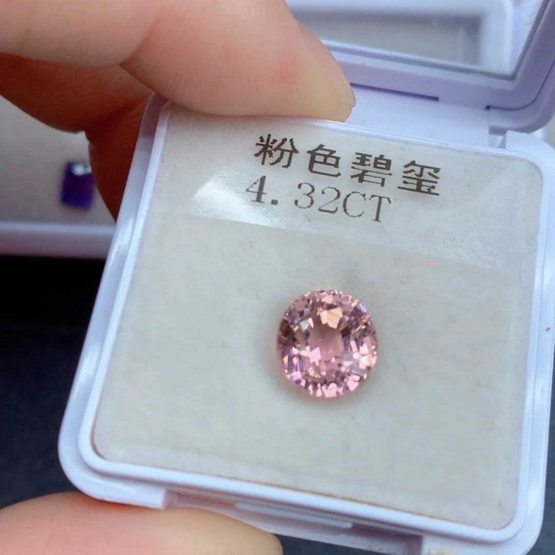 红色碧玺4.32克拉裸石未镶嵌