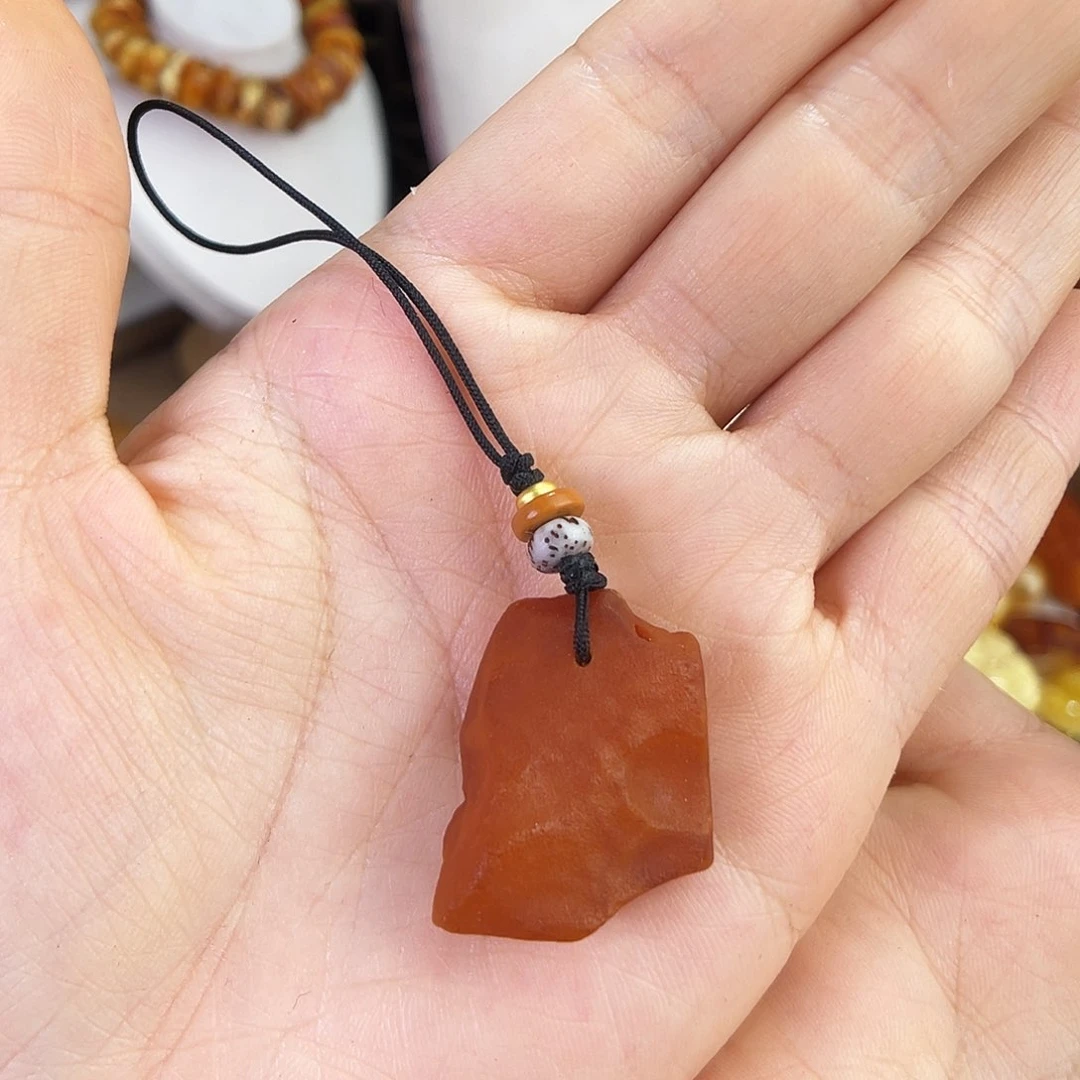 琥珀珠宝奇石未镶嵌，