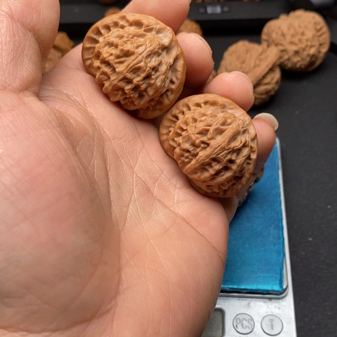 人***~桃核把件文玩核头