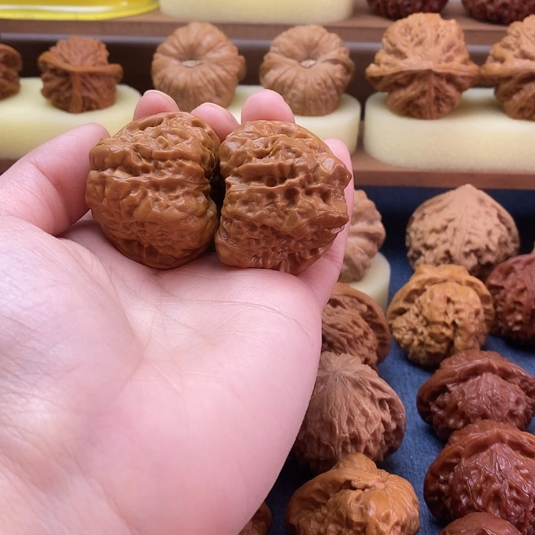 42蛤蟆头文玩核桃打底