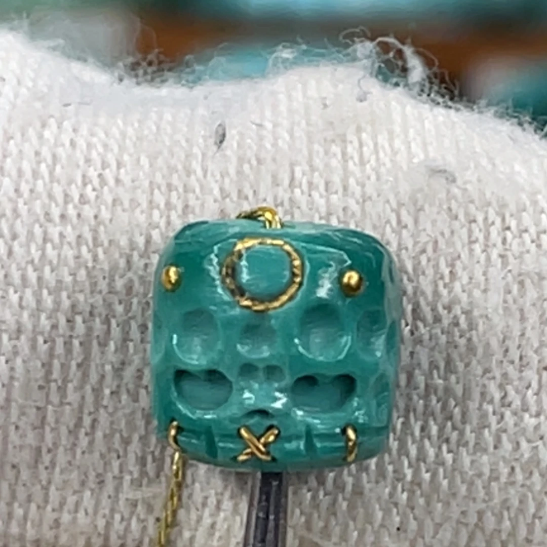 绿松石未镶嵌挂件