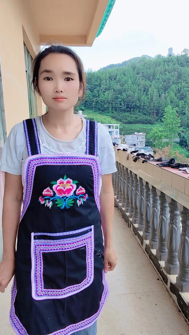 少数民族苗族漂亮新款围裙围兜花边民族风家用围腰成人时尚