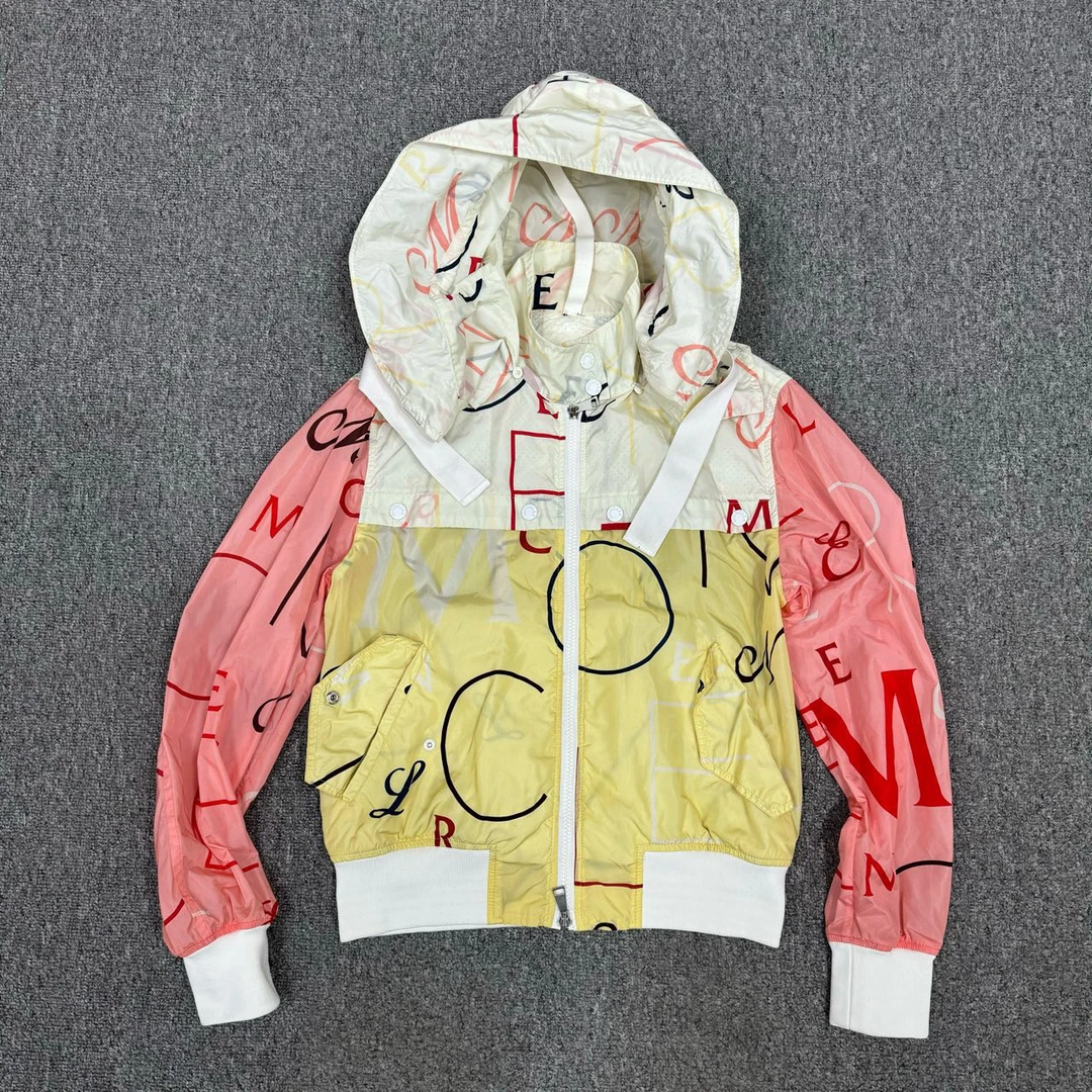99新 MONCLER 11404950 nz 蒙口 彩色尼龙连帽冲锋衣外套 0码
