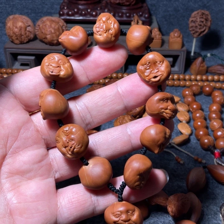 在***~橄榄核手串/手链手工制作工艺精湛