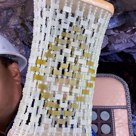 蛇纹石玉未镶嵌珠宝奇石