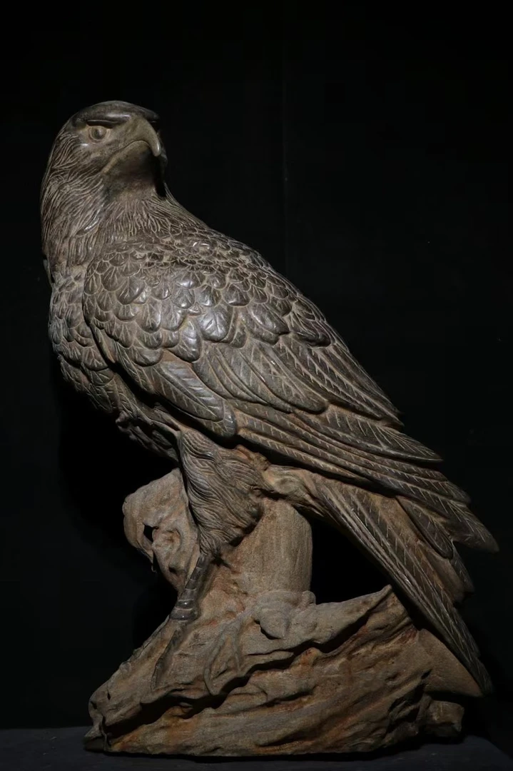 石雕石鹰，青石，高1米