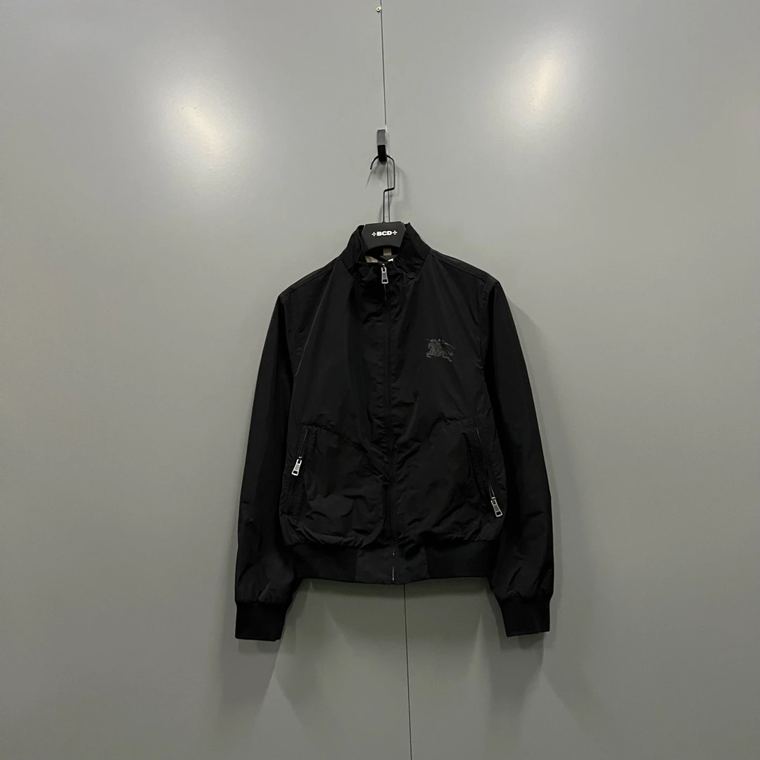 未使用 BURBERRY/博柏利 (ll) 黑色骑士印花夹克 S M L 018726