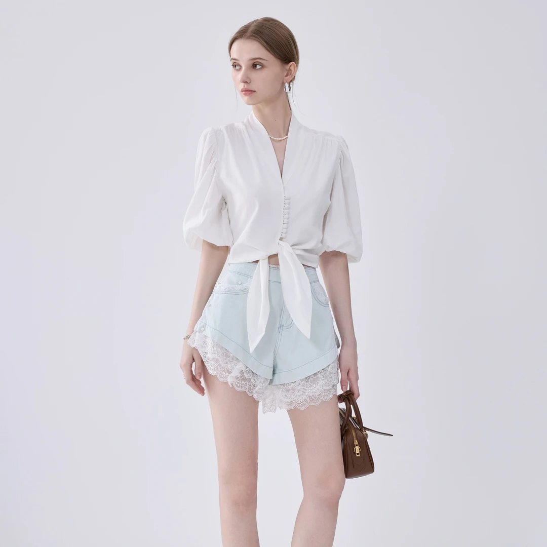 琳心丨春季新款时尚通勤褶皱蕾丝边牛仔短裤 4198