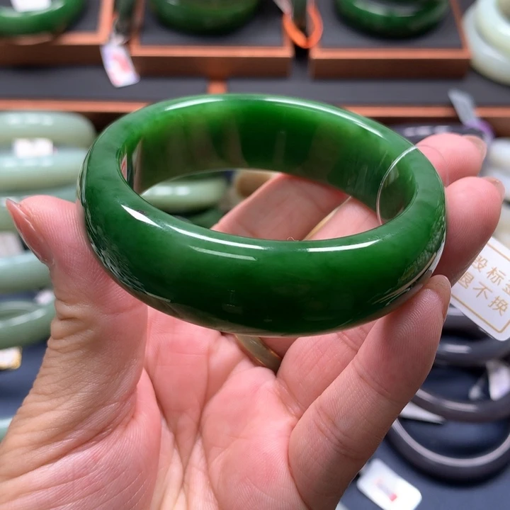 【闪购商品】未镶嵌手镯和田玉