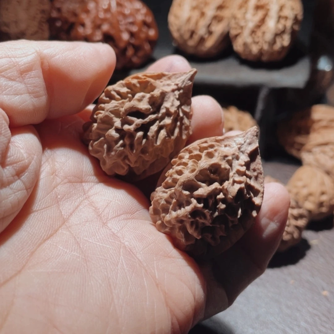 【闪购商品】文玩核桃把件迹*东北楸子87