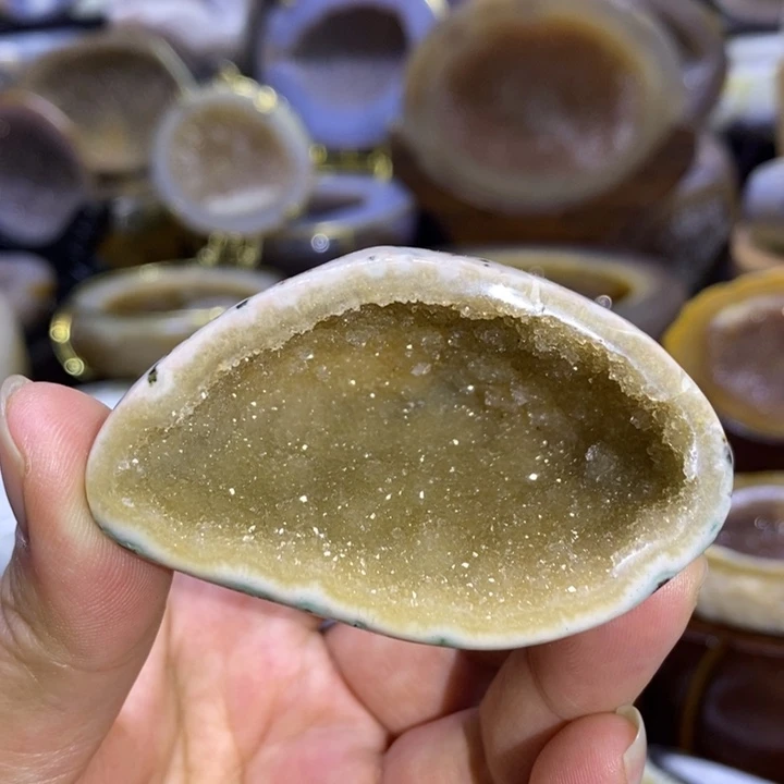 未镶嵌珠宝半成品水晶黄软洞