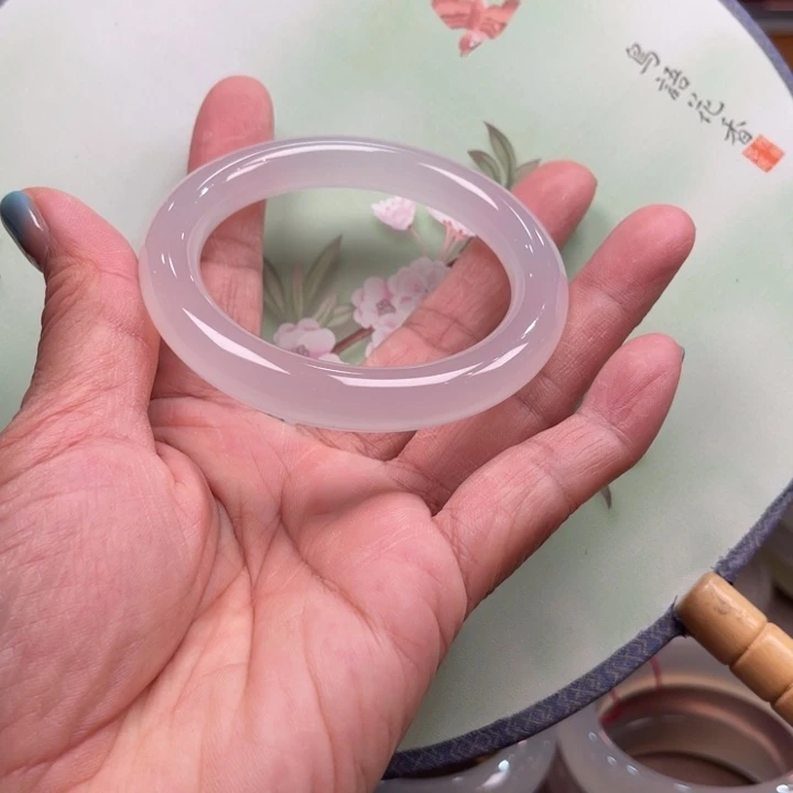 手镯玛瑙/玉髓未镶嵌