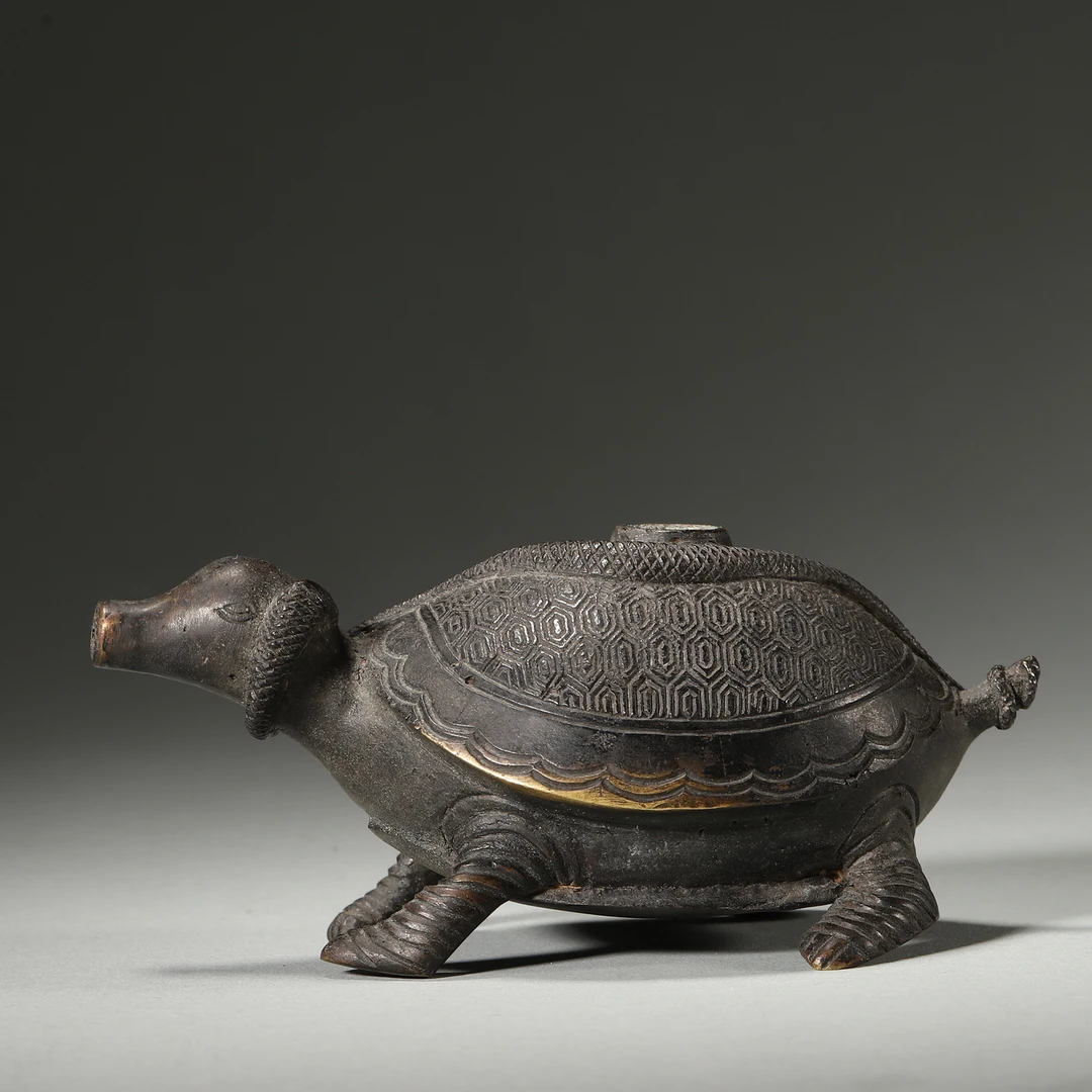 Lot06清代 铜玄武砚滴