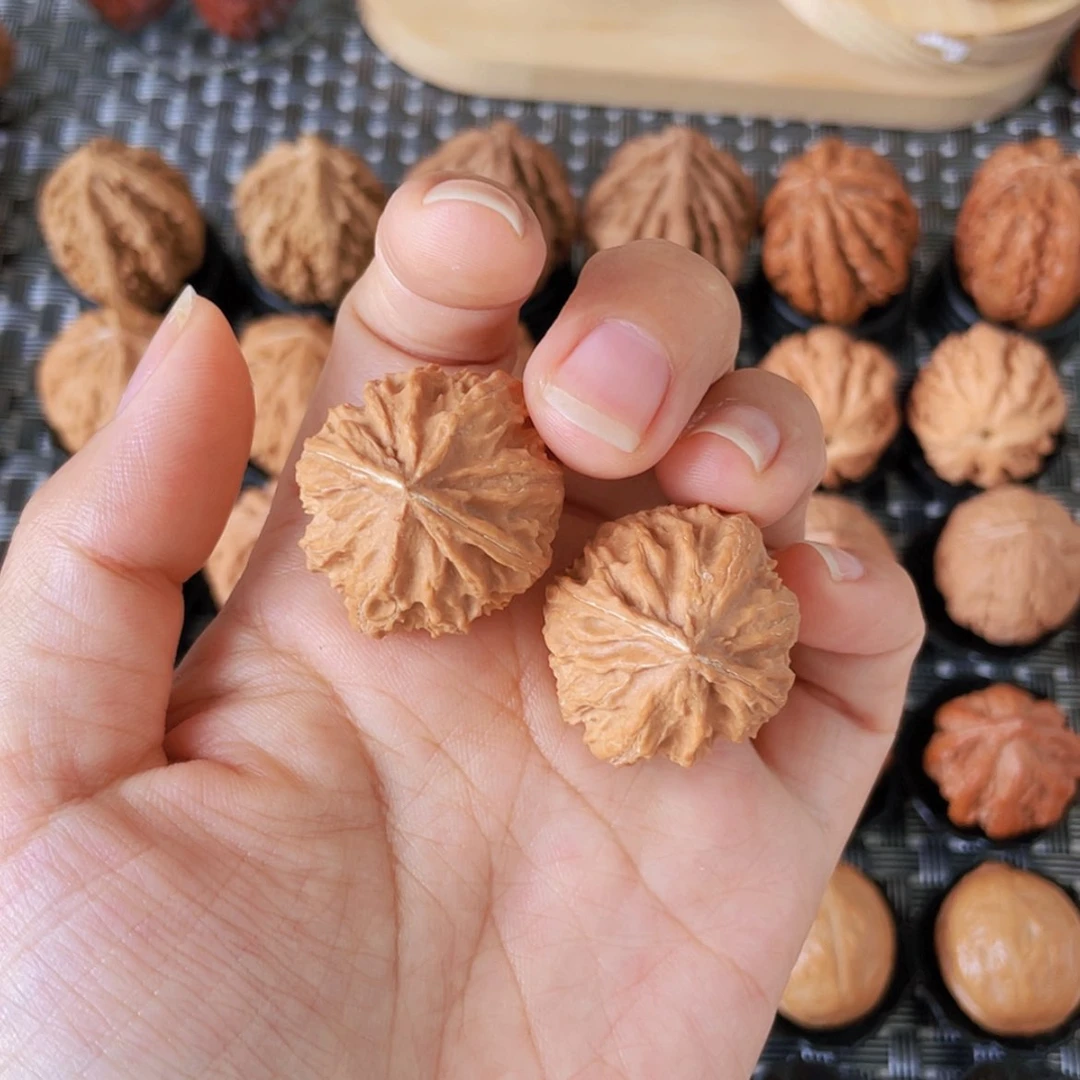【闪购商品】文玩核桃吊坠张紫霞仙子