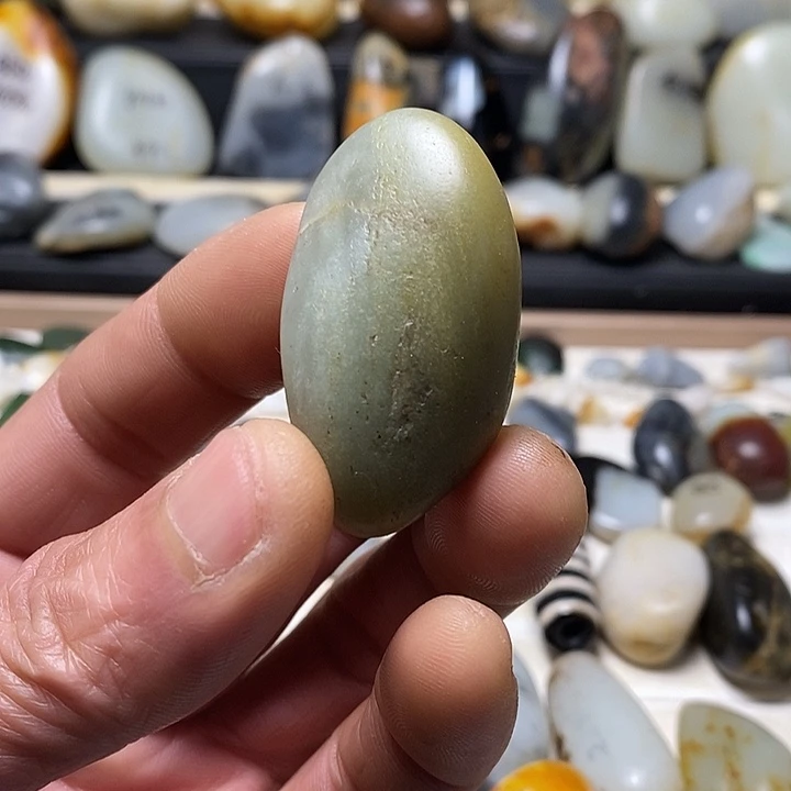 和田玉未镶嵌颈饰吊坠