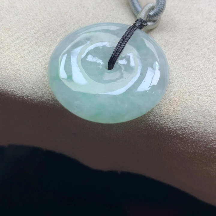 翡翠颈饰未镶嵌吊坠