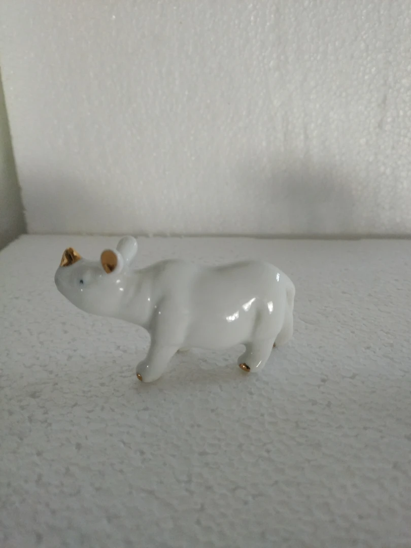 瓷片陶瓷描金小犀牛（默认有脱金）