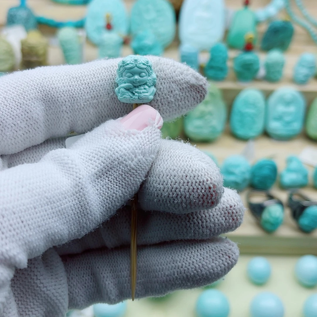 绿松石未镶嵌珠宝奇石