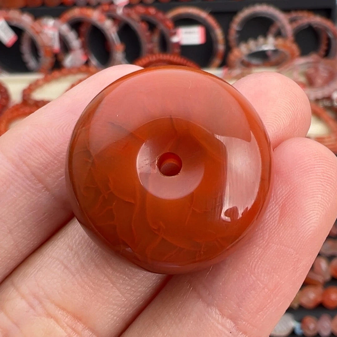 南红玛瑙未镶嵌颈饰平安扣