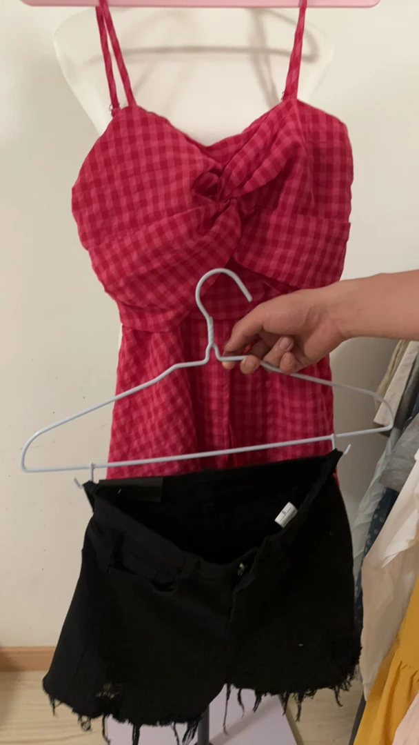 辣妹风扭结格子吊带背心夏季美背无袖裙摆短款上衣加黑色牛仔短裤