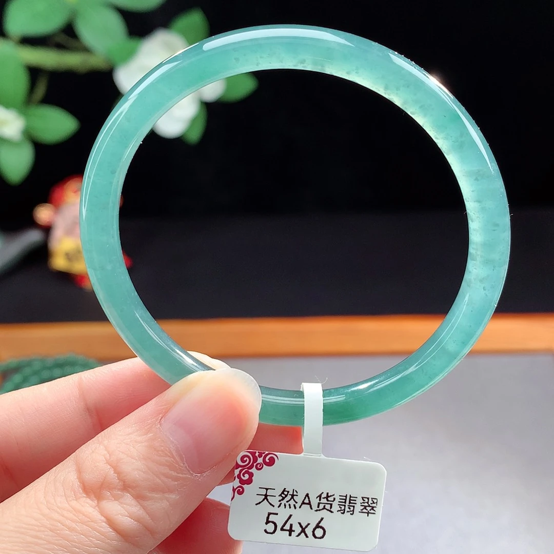 未镶嵌手镯（圆镯）翡翠