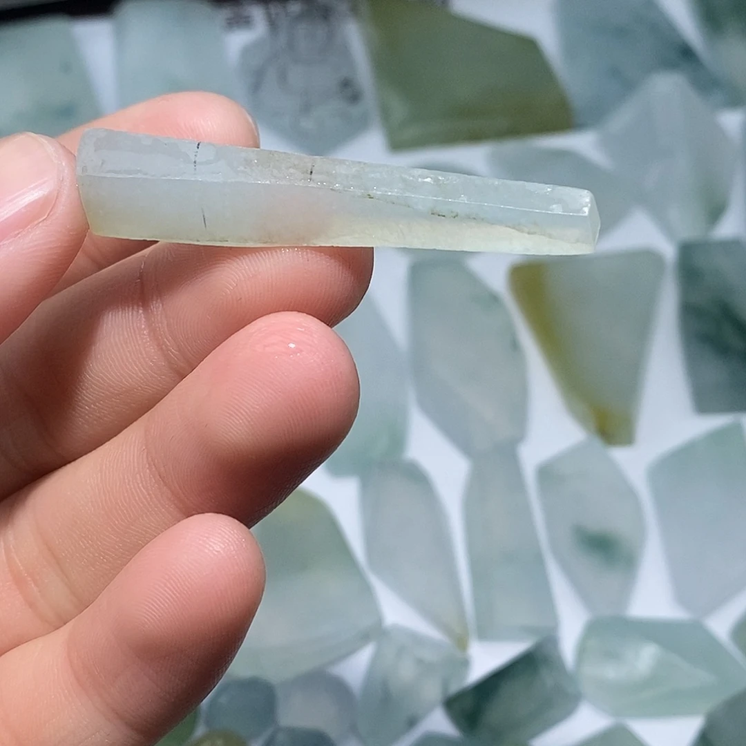 翡翠未镶嵌颈饰7433