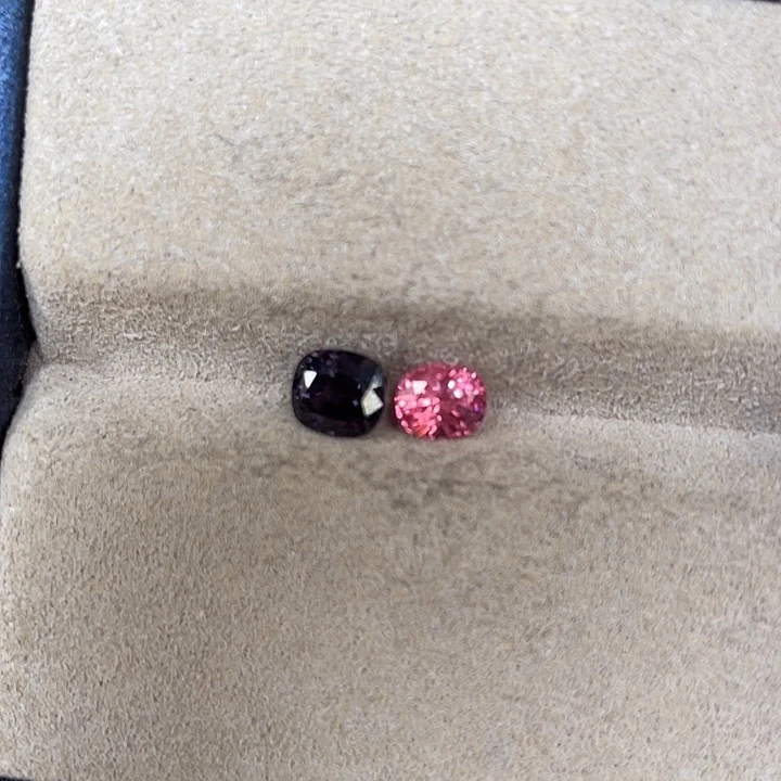 华***手定制尖晶石未镶嵌裸石1.8克拉2粒