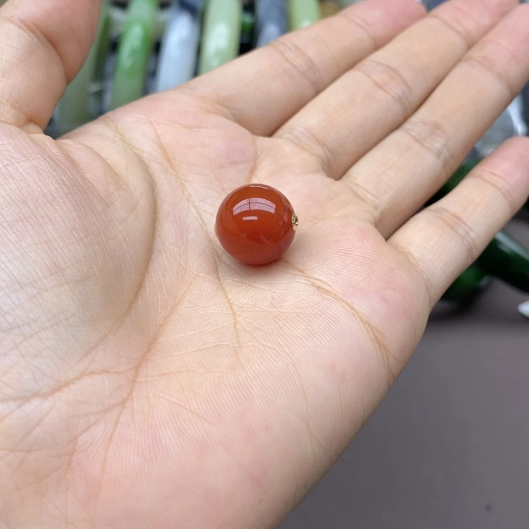 和田玉吊坠(不含链)18K金镶嵌咸*儿卡14