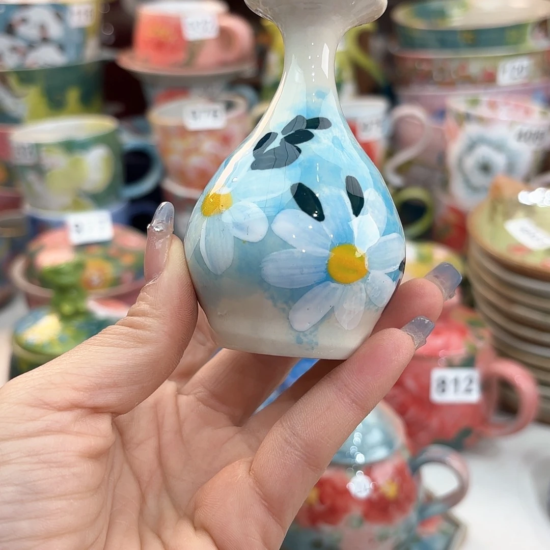 瓷片我不敢看电视我要把它拍烂