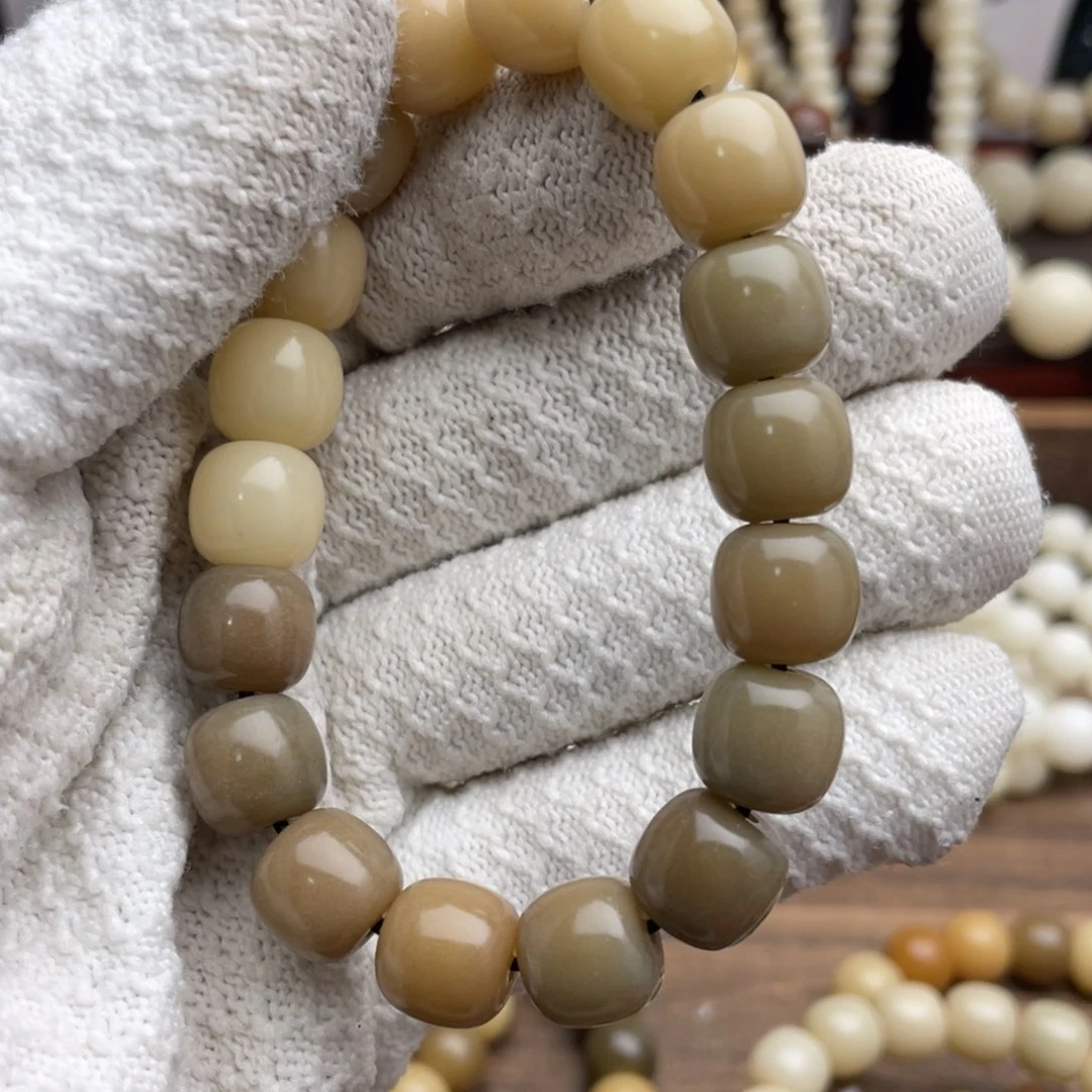 菩提根/象牙果手串桃**'