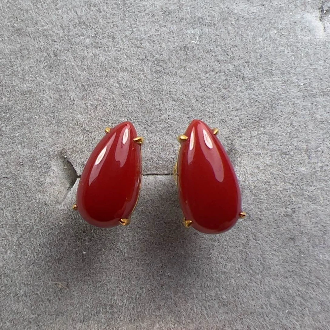 18K金镶嵌耳钉南红玛瑙
