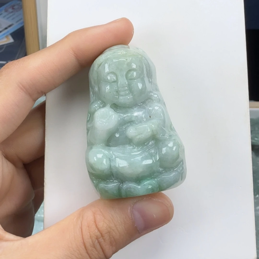 翡翠挂件未镶嵌翡翠