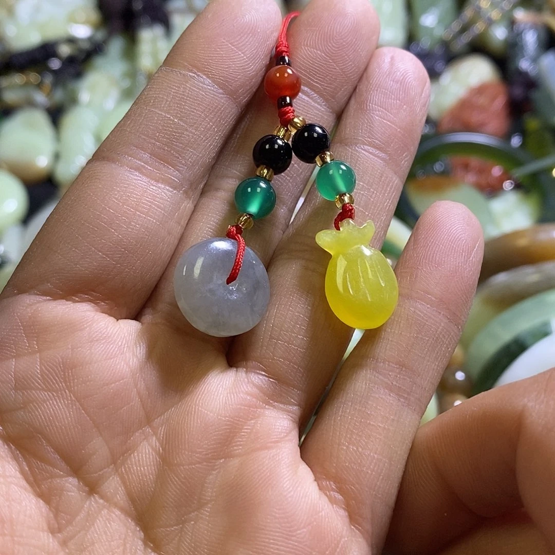 岫玉未镶嵌手机挂件一个