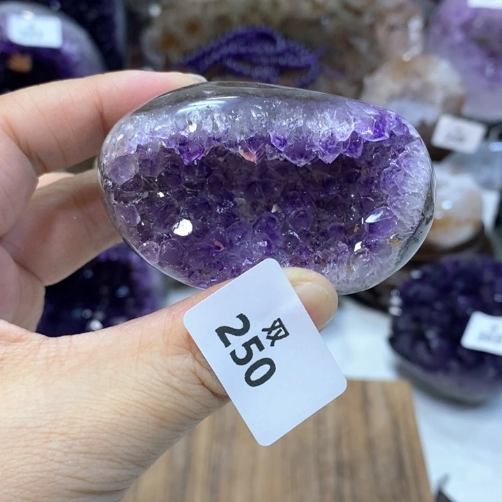 未镶嵌水晶大型摆件（非配饰）