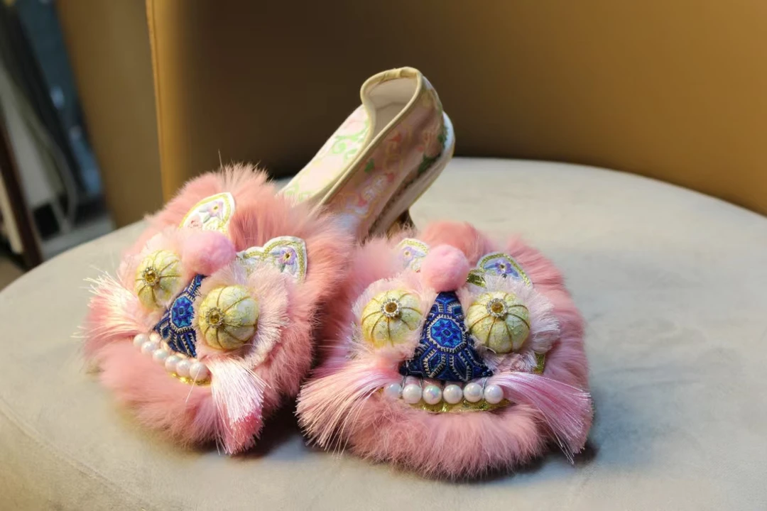 玥斋苗绣虎头单虎头链接纯手工女士千层底精工