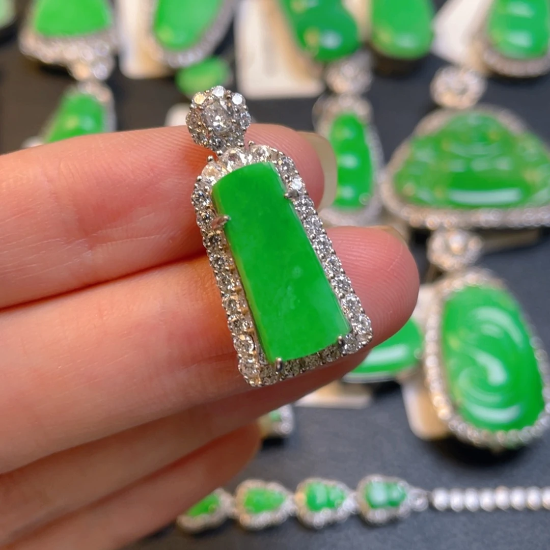 颈饰银S925镶嵌翡翠