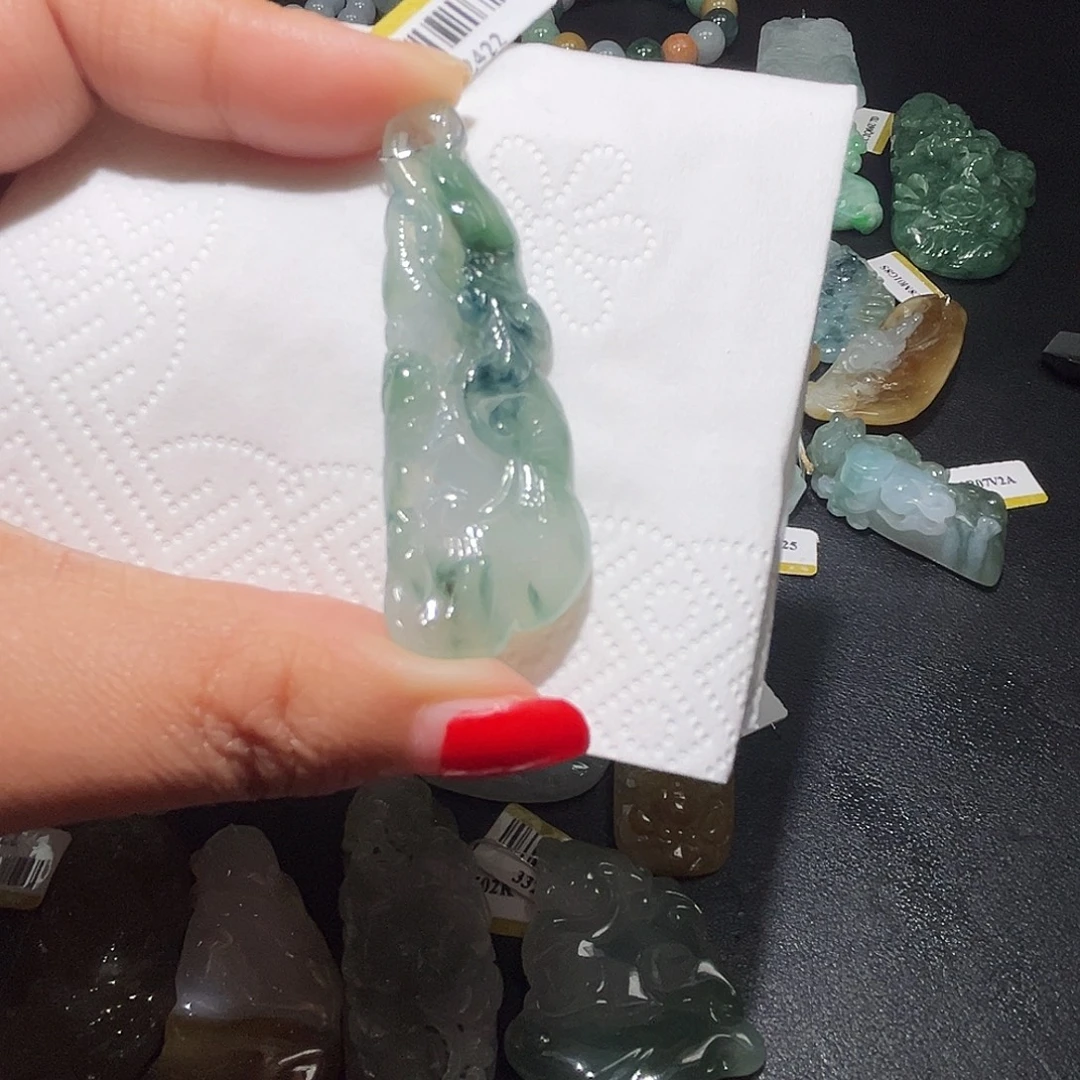 翡翠未镶嵌颈饰吊坠