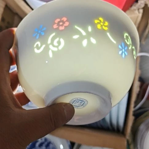 瓷玲珑五彩6寸面碗6个微瑕疵