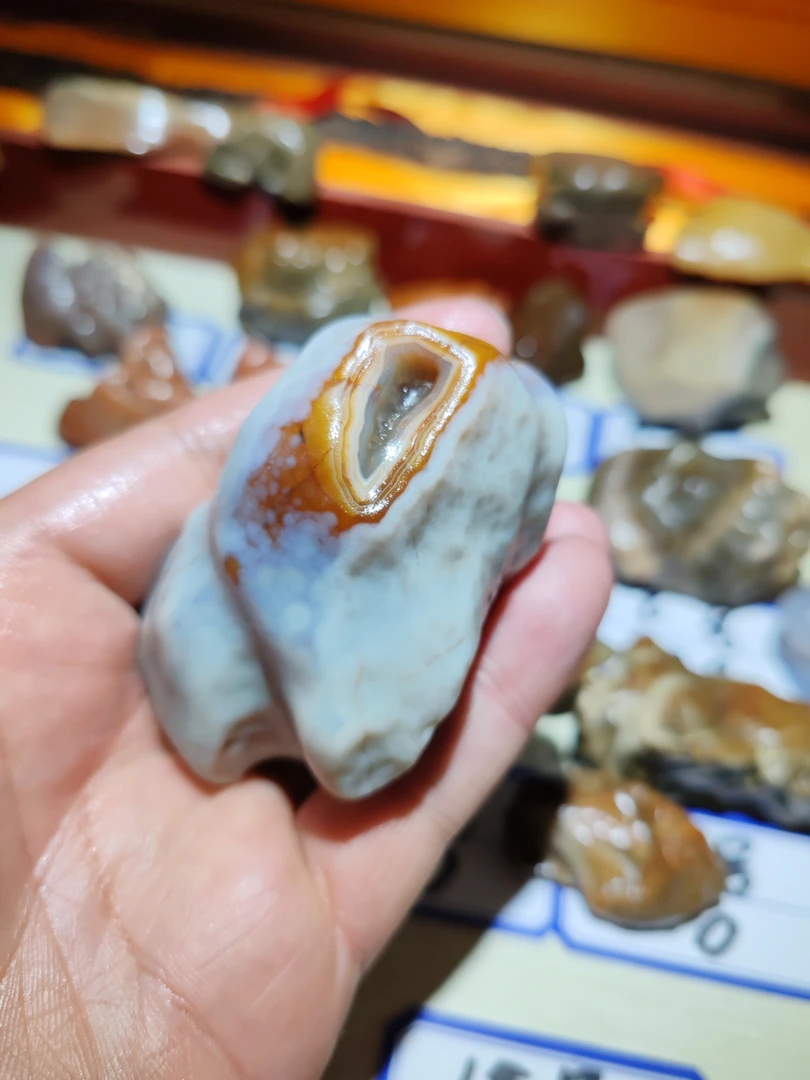 沙漠戈壁采玉，牙石