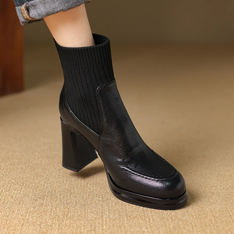 8.5cm粗跟短靴女2025新款秋冬弹力瘦瘦靴圆头一脚蹬防水台时装靴