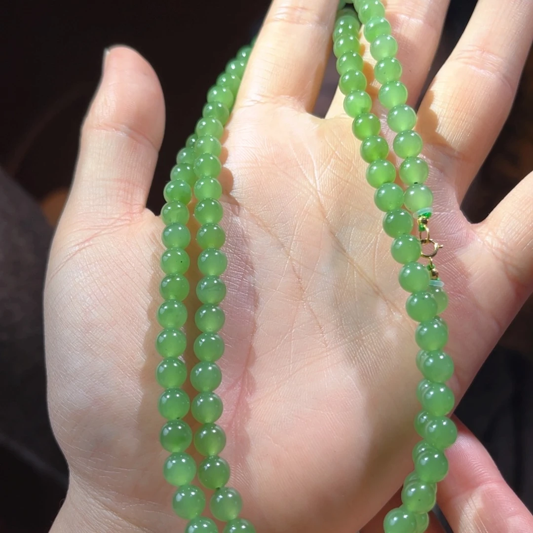 颈饰18K金镶嵌和田玉乌兰海苹果绿6mm微矿2100