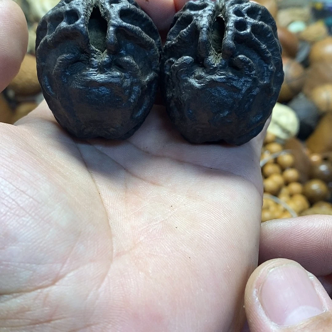 吊坠橄榄核黑色乾坤鬼脸