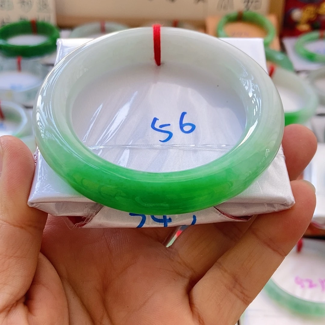 未镶嵌手镯翡翠手镯