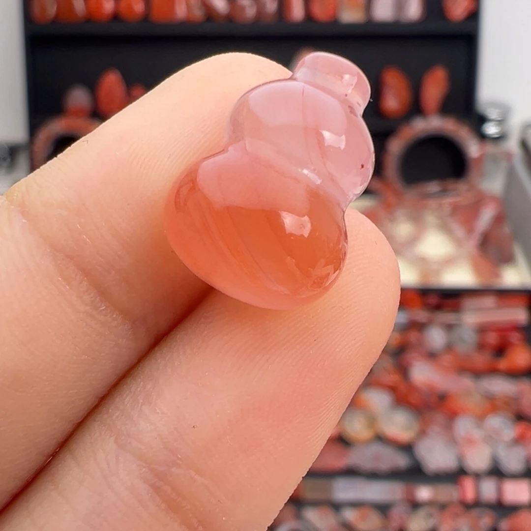 南红玛瑙未镶嵌颈饰葫芦