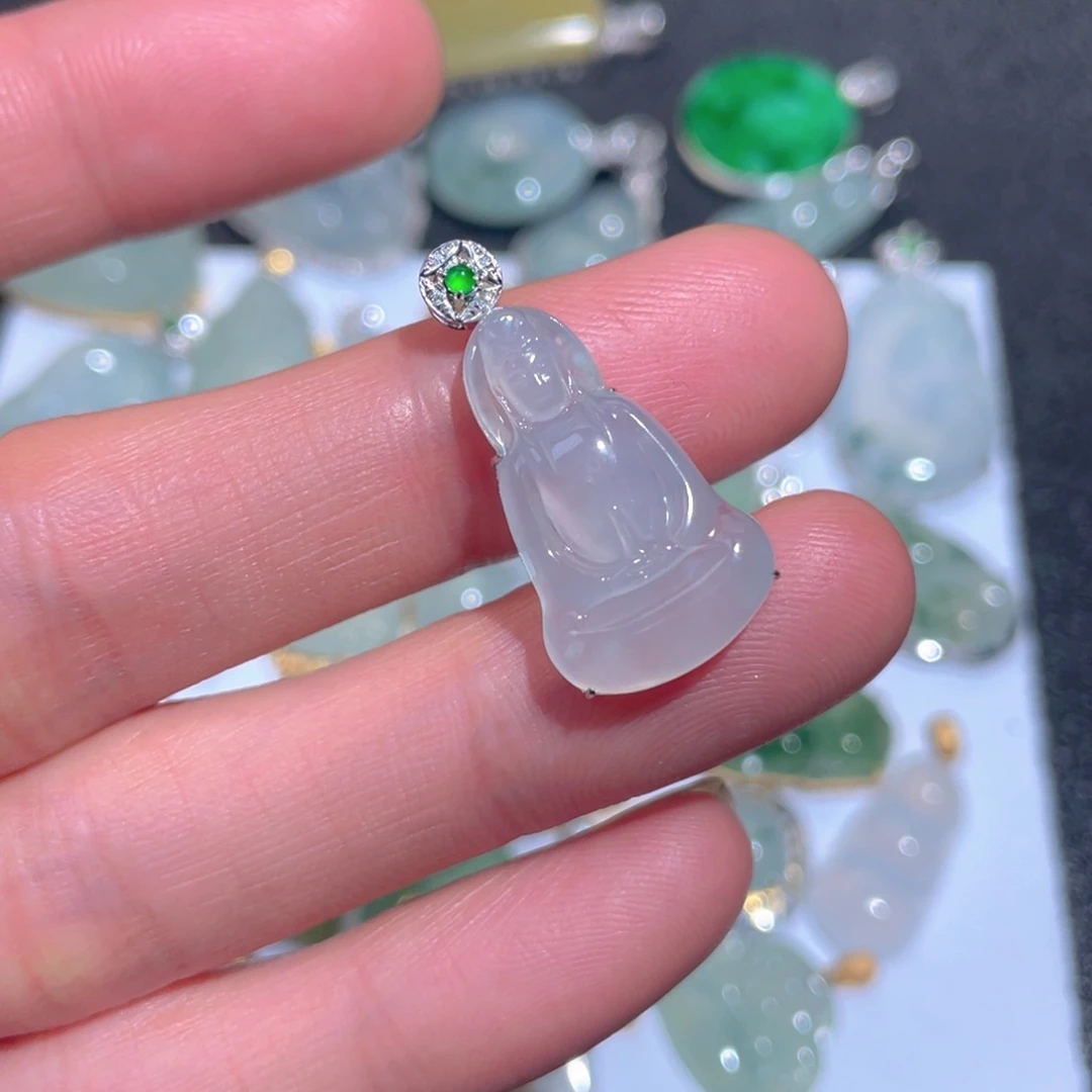 翡翠颈饰18K金镶嵌翡翠