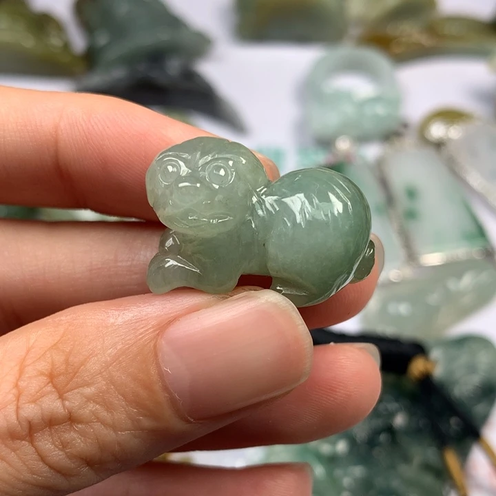 翡翠未镶嵌颈饰用****1翡翠