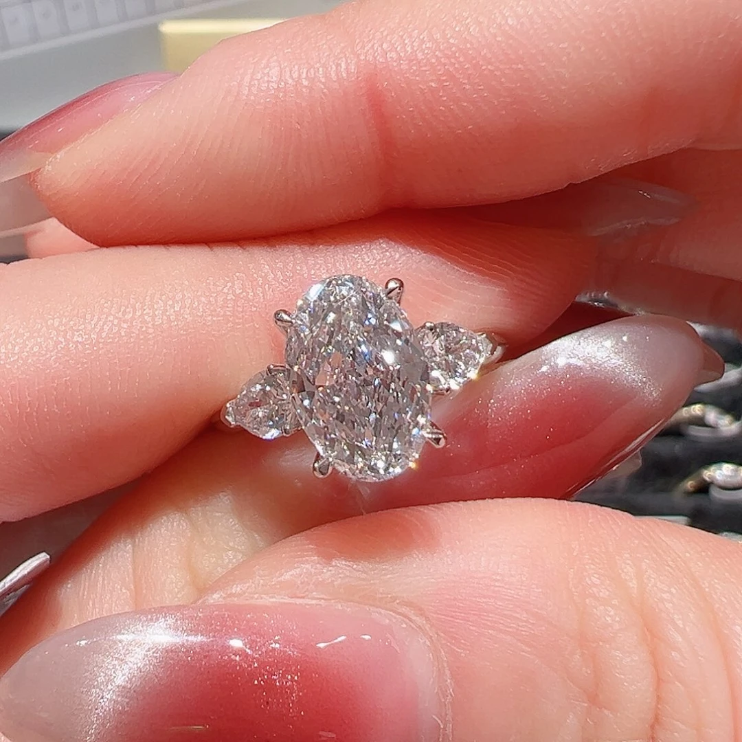 实验室培育钻石18K金镶嵌A****T@@00028573